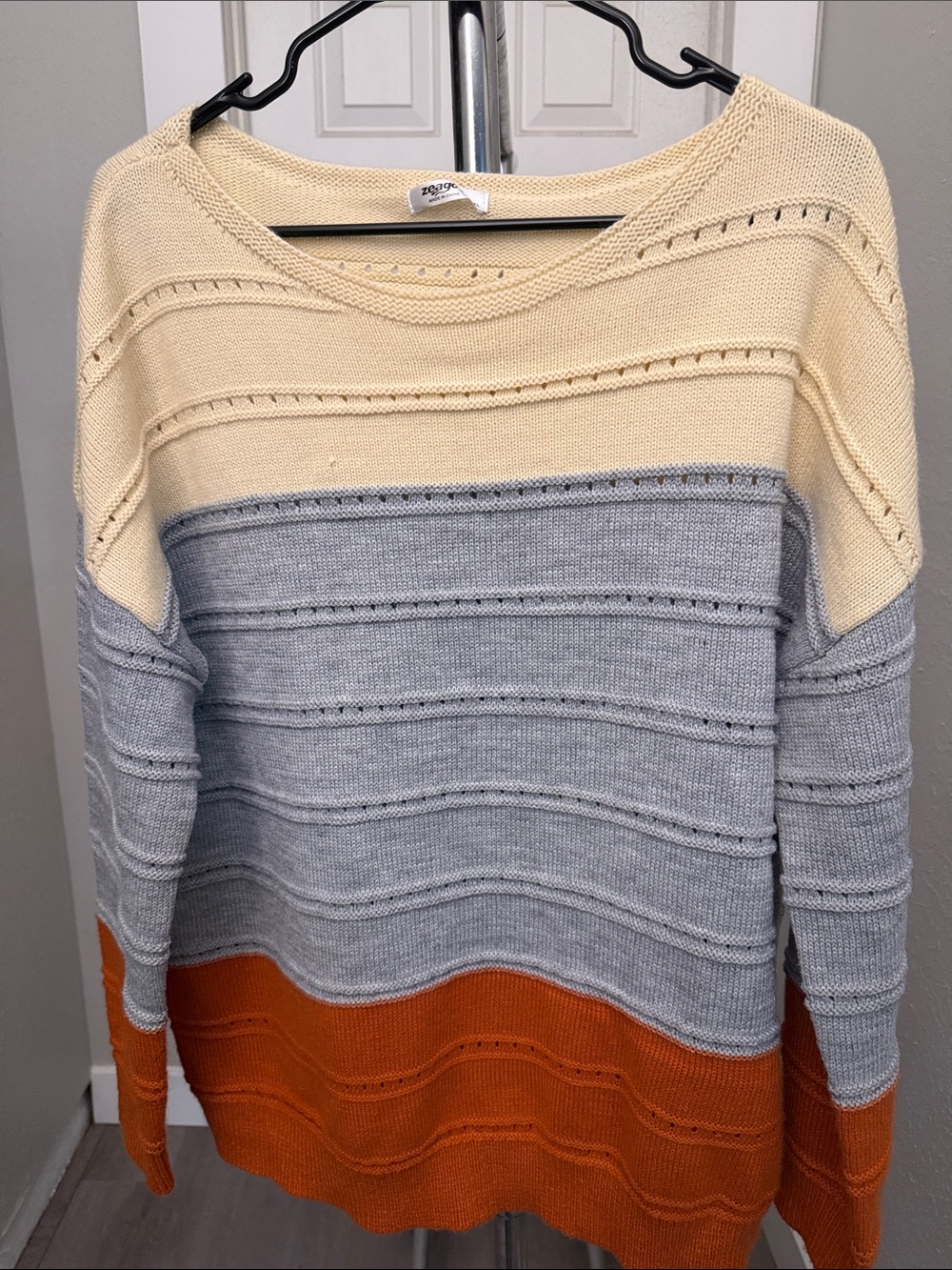 zeagoo Colorblock Crewneck Sweater in Cream, Gray & Burnt Orange